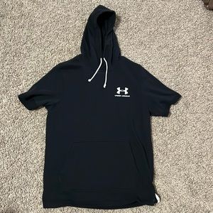 Boys Under Armour Short sleeve with Hoodie